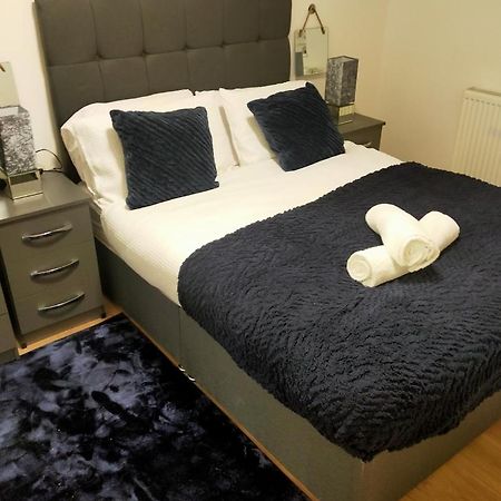 Appartamento Impeccable 2-Bed House Londra Esterno foto
