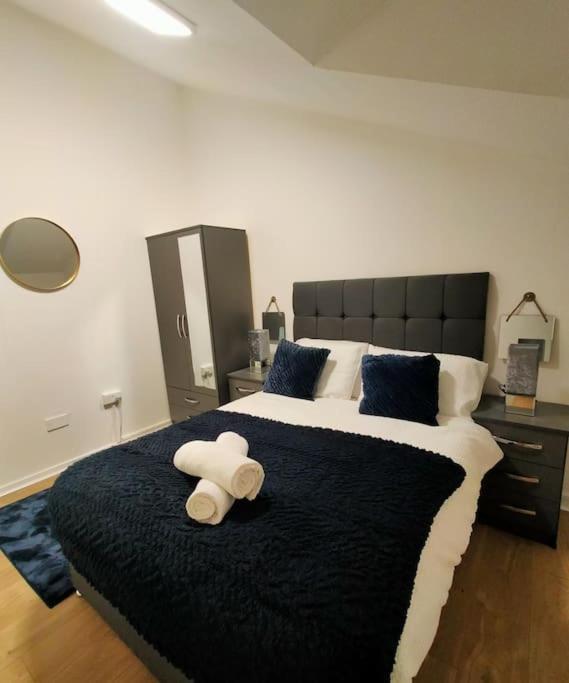 Appartamento Impeccable 2-Bed House Londra Esterno foto