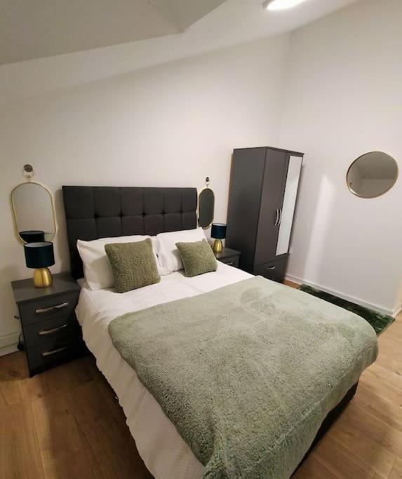 Appartamento Impeccable 2-Bed House Londra Esterno foto