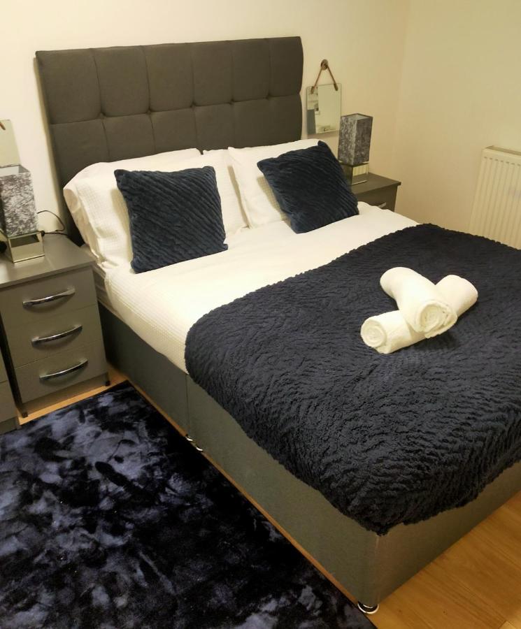 Appartamento Impeccable 2-Bed House Londra Esterno foto